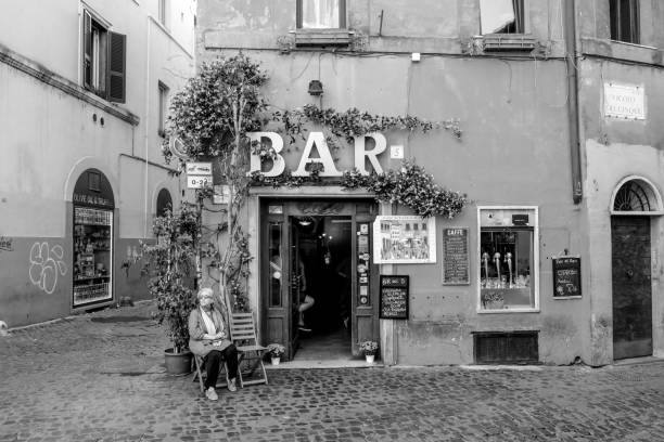 ブラック & ホワイトローマ - photography black and white restaurant italy ストックフォトと画像