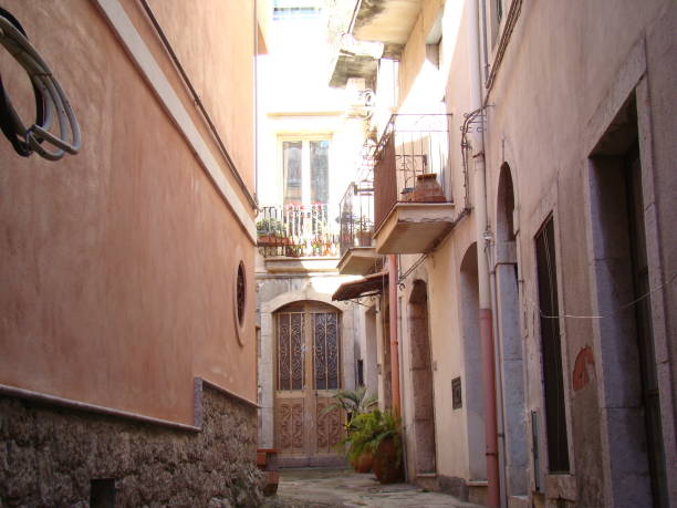 istock Intimate Italian Alley Apartments 1139787380