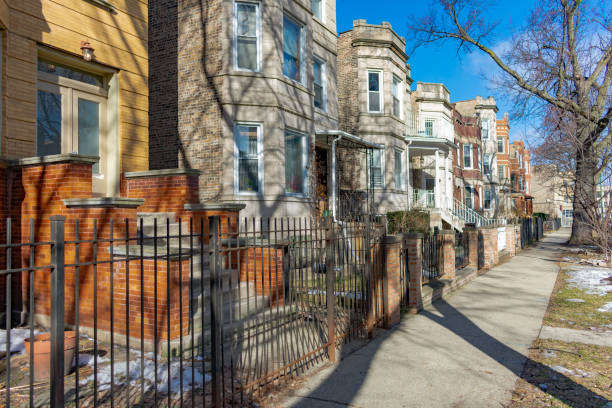 istock Row of Homes in Logan Square Chicago 1139790723