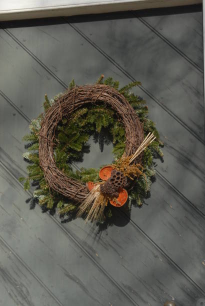 istock Christmas Holiday Wreaths 1139792185