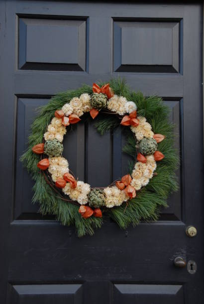 istock Christmas Holiday Wreaths 1139792290