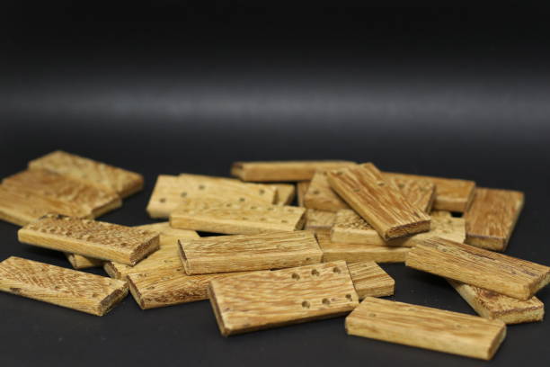 istock the dominoes game 1139796097