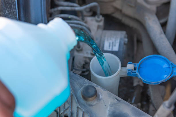 istock Add antifreeze to automobiles 1139797667