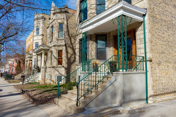istock Row of Homes in Logan Square Chicago 1139802932