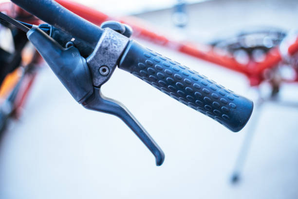 istock Bicycle handlebar and breaks, bike repair, blurred background 1139858077