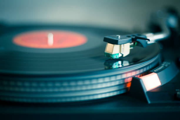 istock Playing retro music: Professional turnable audio vinyl record music player 1139861568