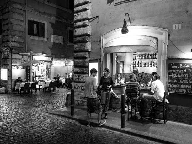 ブラック & ホワイトローマ - photography black and white restaurant italy ストックフォトと画像