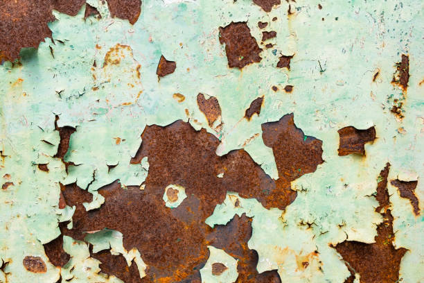 peeling peinture rouille métal texture brute. corrosion et fond oxydé. couleur verte. - paint rough peeling grunge photos et images de collection