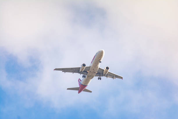 Airbus A320 of Latam Airlines landing at Congonhas Airport CGH), Sao Paulo, Brazil Sao Paulo, Brazil - Circa April 2019: Airbus A320 of Latam Airlines landing at Congonhas Airport CGH), Sao Paulo, Brazil congonhas airport stock pictures, royalty-free photos & images