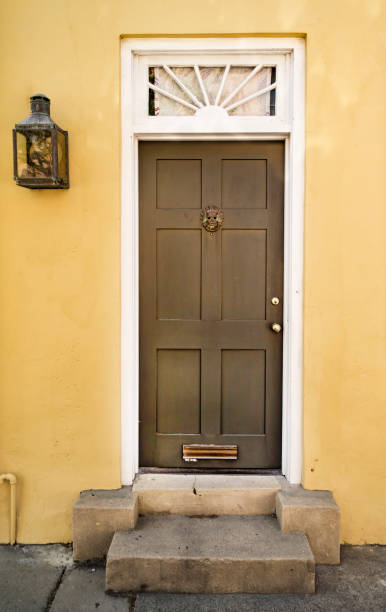 istock front view of ancient house in Charleston city 1139965774