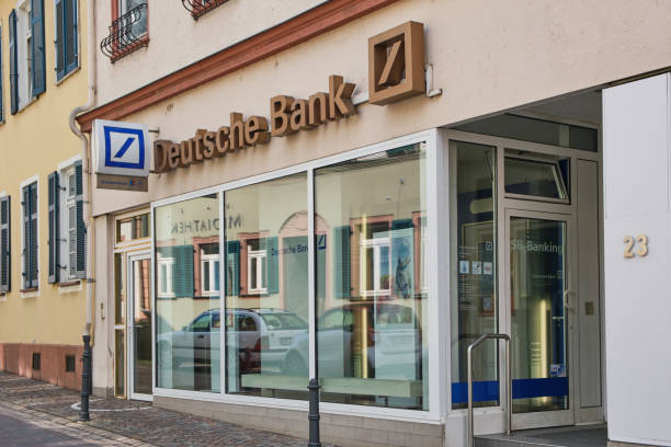 독일 엘 트 빌로 도이치 뱅크 지점 - deutsche bank 뉴스 사진 이미지