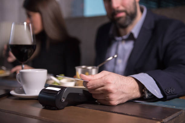 istock Paying bills in the cafe 1140007669