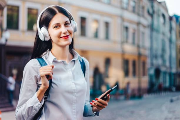 istock Business girl 1140013056