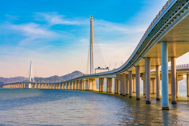 el puente de la bahía de shenzhen - shenzhen fotografías e imágenes de stock