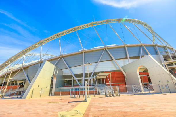 khalifa stadium nel parco aspire - soccer fifa world cup soccer ball ball foto e immagini stock