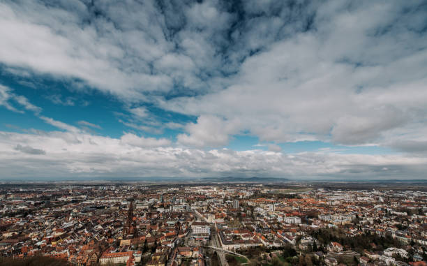 вид с воздуха на фейбург, германия - freiburg im breisgau стоковые фото и изображения