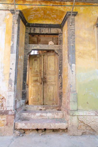 istock old building doors 1140105872