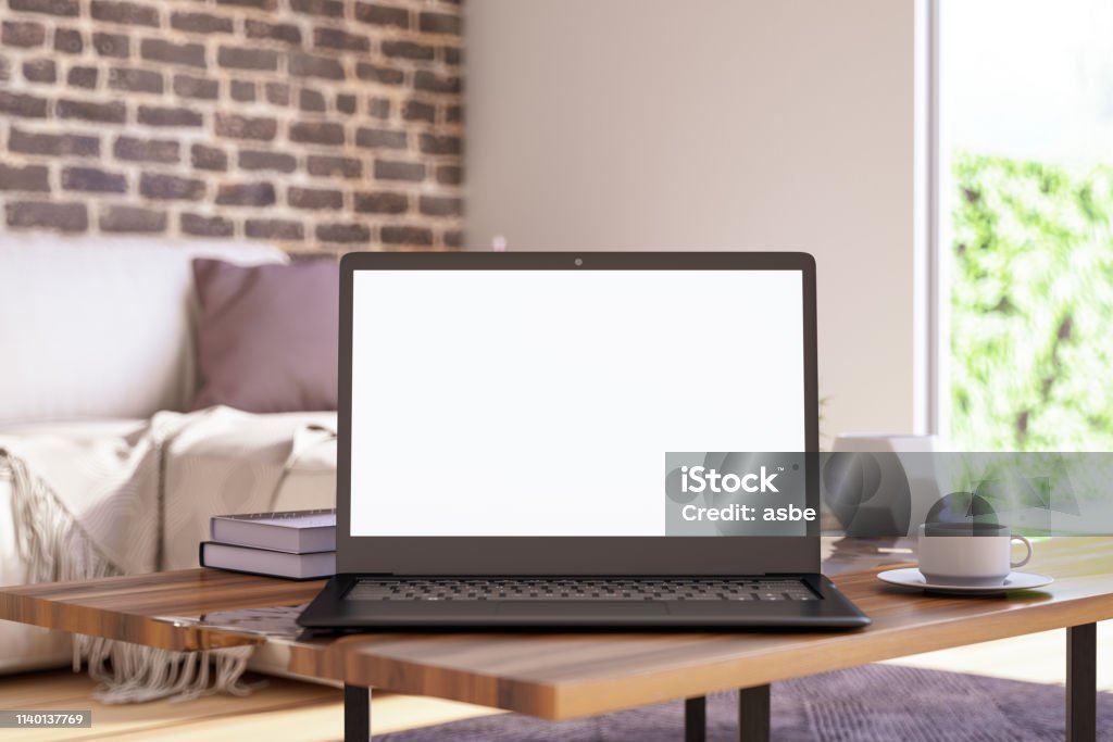 Blank Screen Laptop in Living Room - Royalty-free Computador Portátil Foto de stock