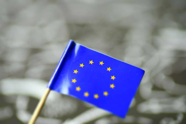 close-up da bandeira da união européia ue - greece crisis finance debt - fotografias e filmes do acervo