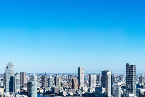 conceito do negócio de ásia para bens imobiliários e construção corporativa-vista aérea urbana panorâmico da skyline da cidade o céu azul no hamamatsucho, tokyo, japão - hamamatsucho - fotografias e filmes do acervo