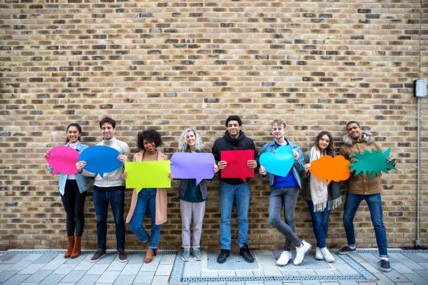 istock Mixed ground of people with speech bubbles 1140174202