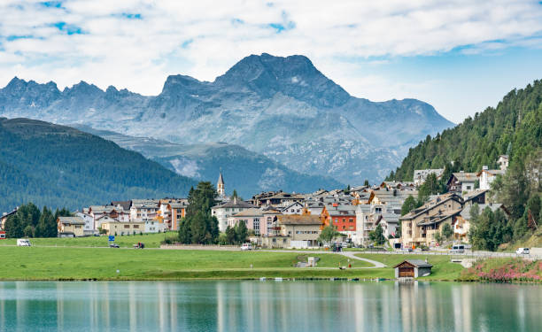 kolarstwo górskie w dolinie engadine szwajcaria - st moritz mountain nature water zdjęcia i obrazy z banku zdjęć