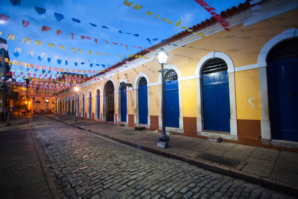 straße in einer kolonialstadt - sao luis stock-fotos und bilder