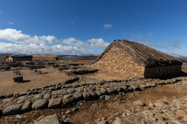 numancia , rzymskie miasto antyczne w soria, hiszpania - romanic zdjęcia i obrazy z banku zdjęć