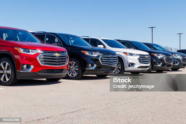 Автосалон Chevrolet Chevy Является Подразделением General Motors Ii — стоковые фотографии и другие картинки Chevrolet