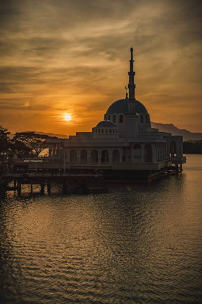 istock Kuching Floating Mosque and Darul Hana abridge 1140276485