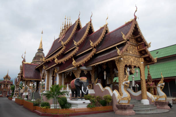 istock Wat Saen Muang Ma Luang on an overcast day 1140283332
