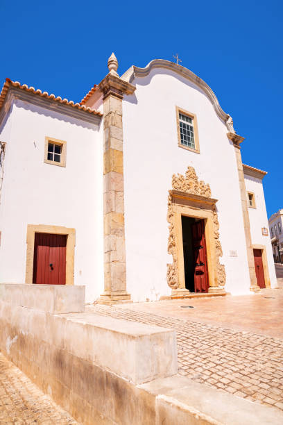 istock monument to see in Albufeira 1140295426