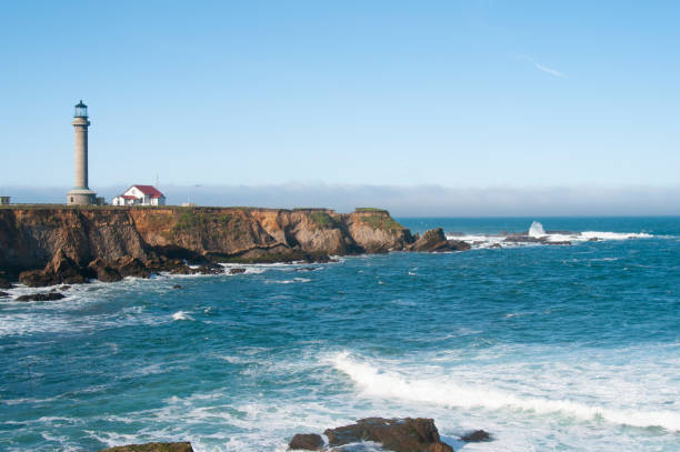 istock Point Arena Lighthouse Fog Bank 1140302643