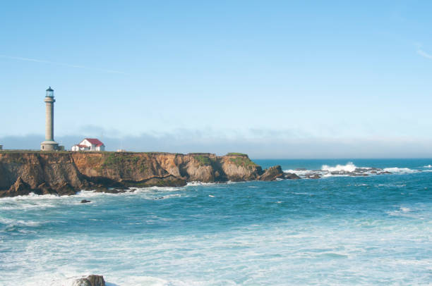 istock Point Arena Lighthouse Fog Bank 1140302649