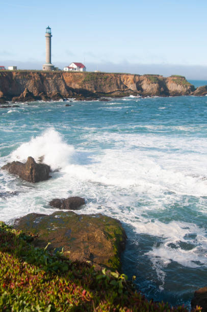 istock Point Arena Lighthouse Fog Bank 1140304295