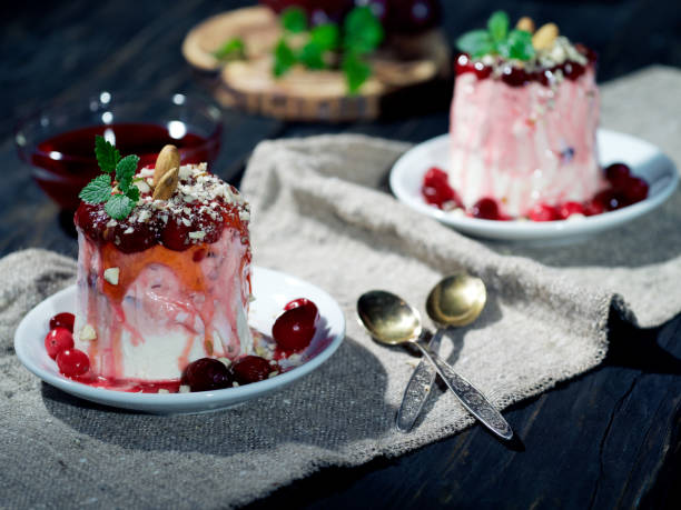 istock Frozen dessert with vegan cream cheese 1140323913