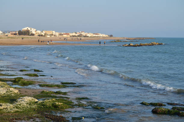 hermoso paisaje marino siciliano, mar mediterráneo, donnalucata, scicli, ragusa, italia, europa - scicli fotografías e imágenes de stock