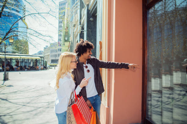 istock Couple in shopping 1140328825