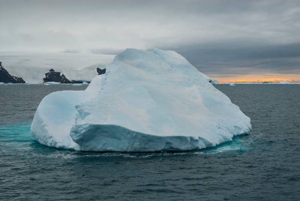 istock Iceberg Antartic landescape 1140347219