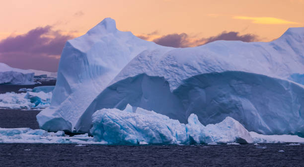 istock Iceberg Antartic landescape 1140350318