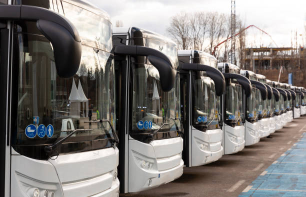 nuevos buses modernos en glp - autobús fotografías e imágenes de stock