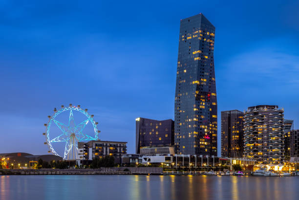 skyline de melbourne - ferris wheel - fotografias e filmes do acervo