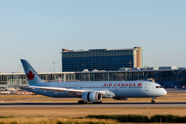 air canada passenger aircraft - boeing 787 air vehicle airplane imagens e fotografias de stock