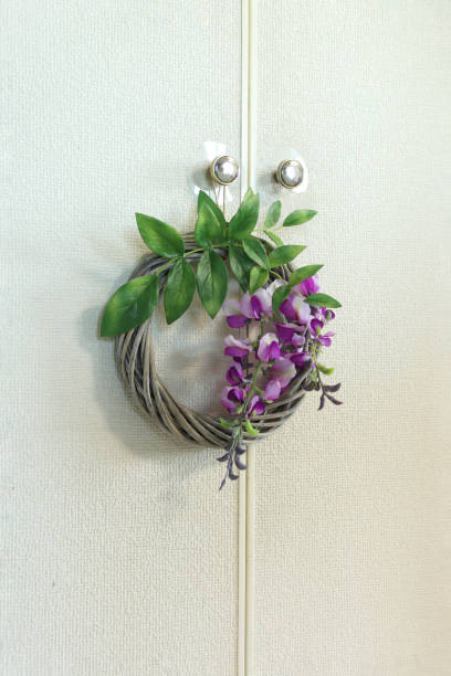 istock Wisteria wreath 1140378281