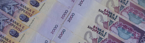アルバニアレクのクローズアップ.アルバニア国内通貨 - debt national landmark credit card paying ストックフォトと画像