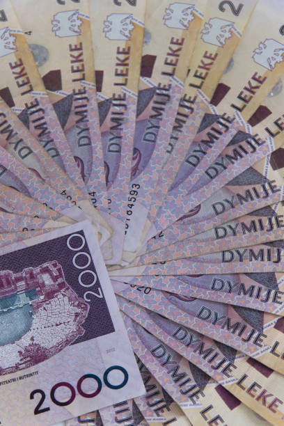 アルバニアレクのクローズアップ.アルバニア国内通貨 - debt national landmark credit card paying ストックフォトと画像
