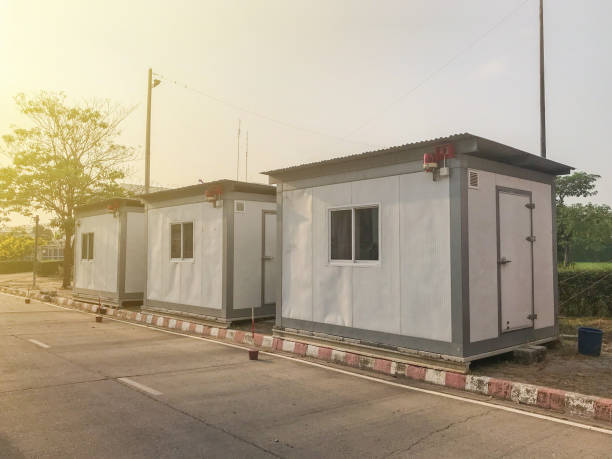 shipping container temporary office at construction site shipping container temporary office at construction site temporary stock pictures, royalty-free photos & images