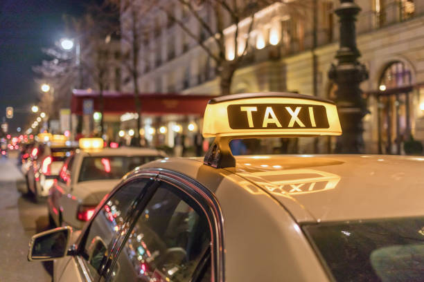 istock Taxi_Hotel 1140425272