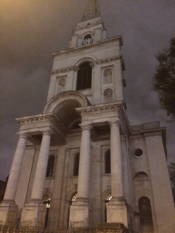 Espeluznante Church-East London photo