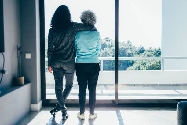 istock Girl visiting grandma 1140552596